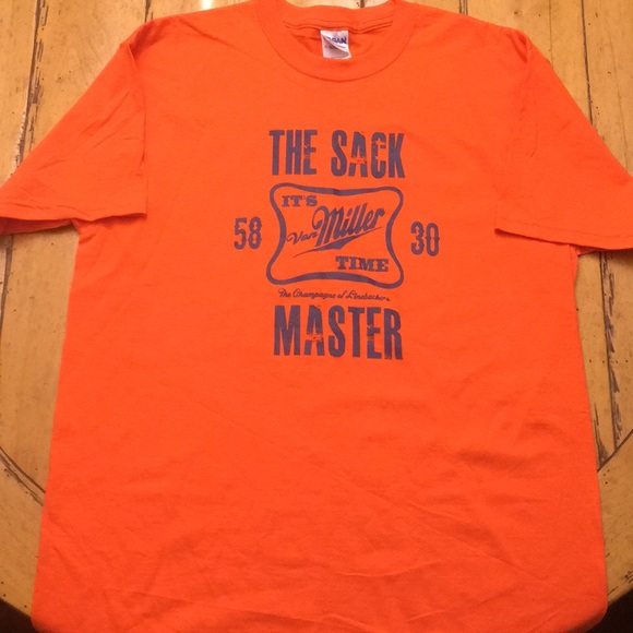 Gildan Other - Original Von Miller Denver Bronco T Size L
